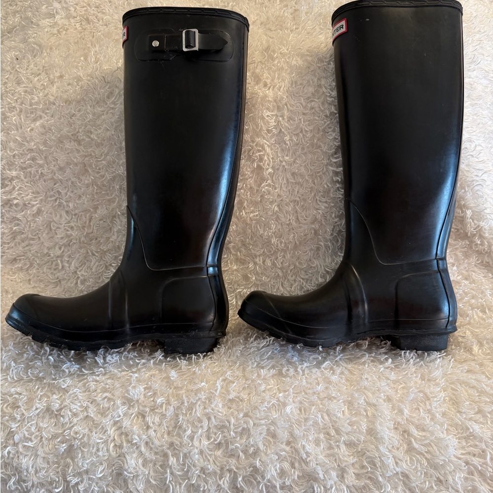 Hunter Black w/ Beige Patterned Interior Boots size 7M Excellent Used Condition - Picture 2 of 8